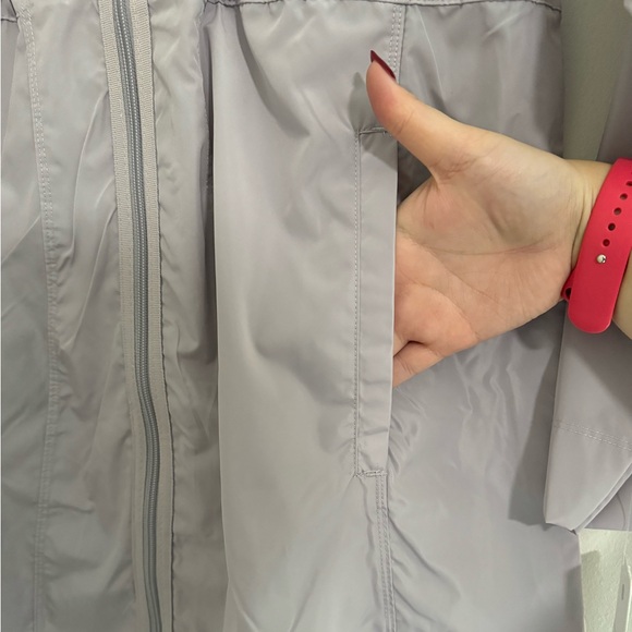 Water resistant light-weight jacket - Picture 4 of 10